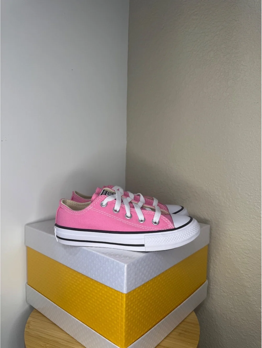 Converse Chuck Taylor All Star Ox Pink Canvas Youth Size 12 Shoes New Box